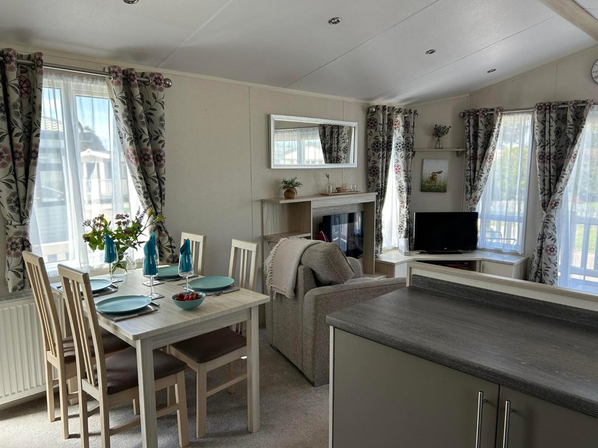 Hares Haven Pet Friendly Sleeps 6 Villa Kingston upon Hull Bagian luar foto